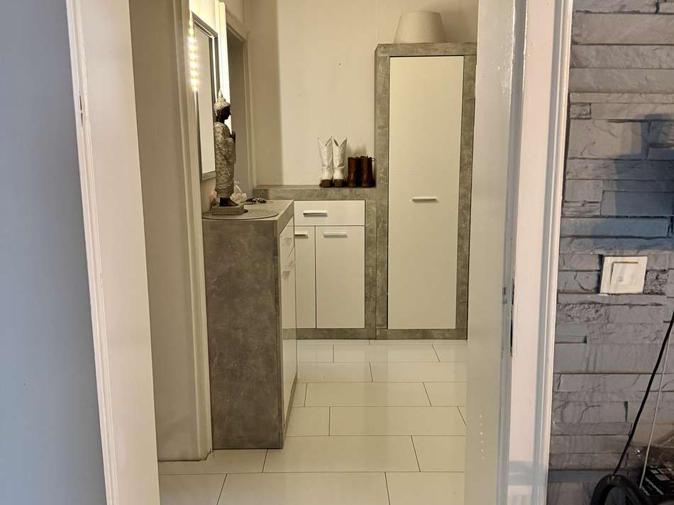 Blick vom Esszimmer in Diele