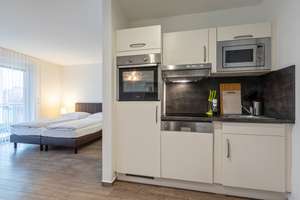 1-Zimmer Apartment I Bj. 2014 I TOP-Zustand I provisionsfrei I keine Eigennutzung möglich – Erich-Thilo-Str. 1, 12489 Adlershof, Berlin – Vorschaubild 2