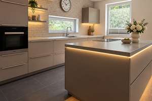 Exklusives Wohnen auf zwei Ebenen – großzügige Maisonettewohnung in ruhiger Waldrandlage – 40629 Ludenberg, Düsseldorf – Vorschaubild 2