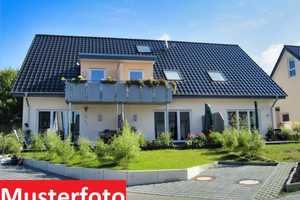 Energieeffizient leben: KfW-40 Reihenmittelhaus mit Garten & Stellplätzen – Lippe (Kreis) – Vorschaubild 3