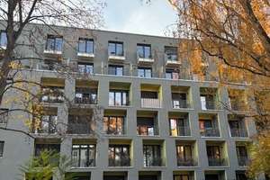Teilmöbliertes 1 Zimmer Apartment direkt S-Bhf. Rummelsburg ! 30 qm inklusive Internet und Strom! – Hauptstr 81, 10317 Rummelsburg, Berlin – Vorschaubild 1