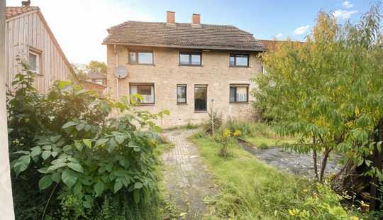 Bild von Haus zum Zugreifen mit 4 Garagen und über 700 m² Grundstück - ab sofort!