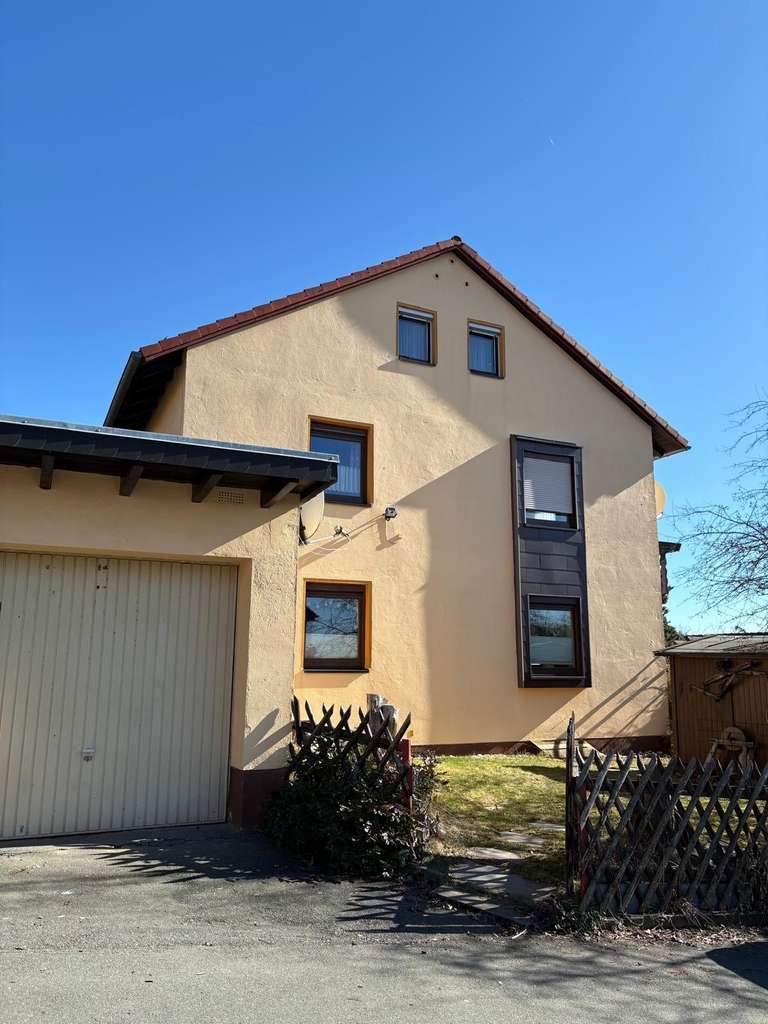 Immobilie in Döhlau - gepflegtes Zweifamilienhaus in Döhlau
 - Bild 1