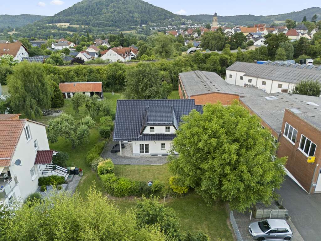 Immobilie in Zierenberg - Neuwertiges Einfamilienhaus mit Sauna und Kamin in Zierenberg - Bild 2