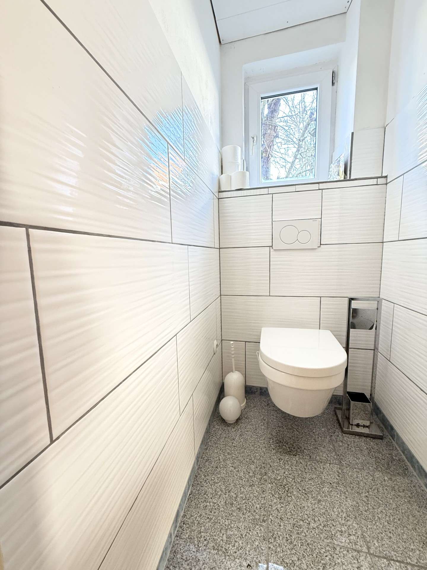 Immobilie in Pfedelbach - TOP-ANGEBOT! 3-Familien-Wohnhaus (DHH) in guter Lage - Bild 1