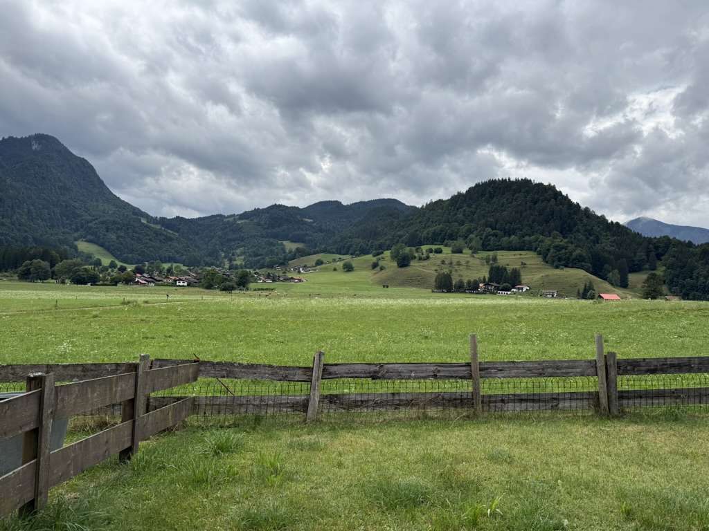 Immobilie in Unterwössen - Vorankündigung_2-3 Zimmer Dachgeschosswohnung, unverbaubarer Bergblick,  Chiemgau - Bild 3