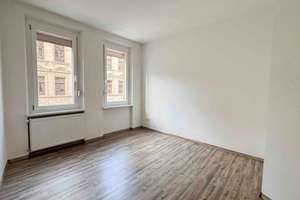 Bezugsfreie 4-Zimmer-Wohnung mit Balkon und zwei Bädern im Herzen von Fürth – Die vollständige Adresse der Immobilie erhältst du vom Anbieter., 90762 Altstadt, Innenstadt, Fürth – Vorschaubild 9
