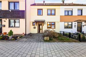 Familienfreundliches Wohnen in Donaustauf: Reihenmittelhaus in begehrter Lage – Die vollständige Adresse der Immobilie erhältst du vom Anbieter., 93093 Donaustauf – Vorschaubild 2