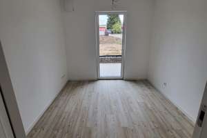 Gehobene, moderne 3-Zimmer-Wohnung mit privatem Garten Einbauküche und großer Terrasse in Regensburg – 93057 Konradsiedlung-Wutzlhofen, Regensburg – Vorschaubild 7