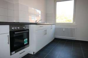 Modernisierte 2,5 Zimmerwohnung mit Abstellraum sucht Mieter – Kaiserstr. 64/66, 24143 Gaarden-Ost, Kiel – Vorschaubild 3
