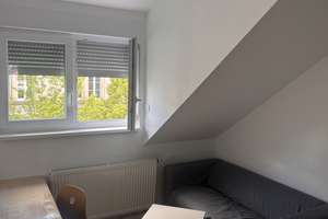 Uninahe  neu sanierte 1,5-Zi.-DG-Whg. möbliert mit hellem Mobilar und Küche – Schützenstr. 00, 76137 Südstadt, Karlsruhe – Vorschaubild 2