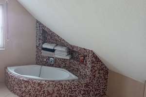 Traumhaus mit exklusiver, hochwertiger Ausstattung und Pool in bevorzugter Lage von Wendelstein! – Die vollständige Adresse der Immobilie erhältst du vom Anbieter., 90530 Wendelstein – Vorschaubild 19