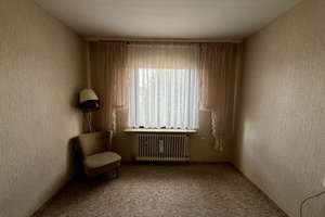 Attraktive Doppelhaushälfte mit 3 Wohneinheiten, Balkon & Garagen auf großzügigem Grundstück – Reislinger Str. 71, 38446 Hellwinkel, Wolfsburg – Vorschaubild 9