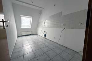 Frisch renoviertes Wohnglück: Großzügige 3-Zimmer-DG-Wohnung mit Lift & Balkon – Lemsdorfer Weg 16, 39112 Sudenburg, Magdeburg – Vorschaubild 10