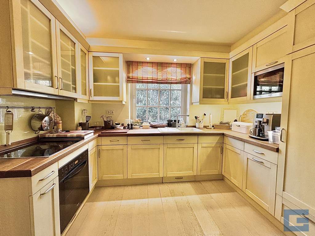 Immobilie in Quarnbek - Privatsphäre trifft Wohnqualität! Großes Familienhaus mit Vollkeller und Doppelgarage! - Suchsdorf - Bild 2