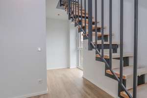 Moderne 1-Zimmer-Wohnung mit Empore 
1. Bezug nach Kernsanierung in Mönchengladbach-Dahl 
Nähe Hoc – Die vollständige Adresse der Immobilie erhältst du vom Anbieter., 41065 Dahl, Mönchengladbach – Vorschaubild 4