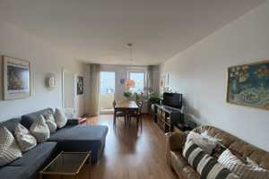 Attraktive 3-Zimmer-Wohnung mit Balkon und EBK in Wiesbaden inkl. Aufzug und Stellplatz – Wiesbaden – Vorschaubild 2