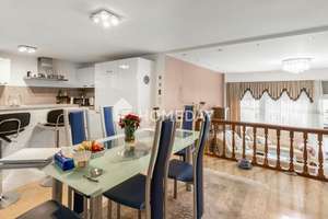 Abendsonne auf der Dachterrasse mit Fernblick: großzügig modernisiertes RMH mit Garten & Garage – Die vollständige Adresse der Immobilie erhältst du vom Anbieter., 69126 Boxberg, Heidelberg – Vorschaubild 9