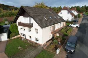 Mehrfamilienhaus mit Doppelgarage in Beverungen-Blankenau – Die vollständige Adresse der Immobilie erhältst du vom Anbieter., 37688 Beverungen – Vorschaubild 1