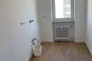 ruhige kleine 2,5 Zi Whg,  kernsaniert, in  Neuhausen – Die vollständige Adresse der Immobilie erhältst du vom Anbieter., 80636 Dom Pedro, München – Vorschaubild 3