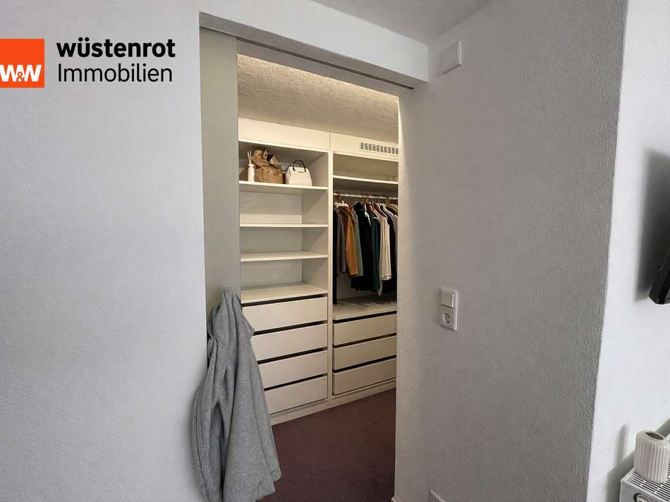 Zugang zum Ankleidezimmer