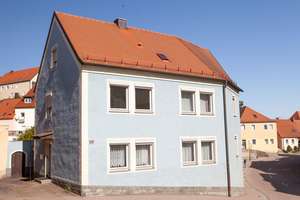 Attraktives Stadthaus für zwei Familien in Nabburg – Georgenstr. 3a, 92507 Nabburg – Vorschaubild 2