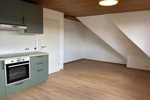 Helle frisch renovierte 2-Zimmer Wohnung in Bickendorf 