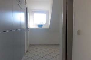 Über den Dächern Remscheids … 2-Zimmer-Wohnung mit Einbauküche – Peterstraße 26, 42853 Nordstadt, Remscheid – Vorschaubild 3