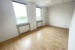 Einzigartiges Wohn-Geschäftshaus auf Gewerbegrundstück – Vielseitige Nutzung möglich! – Frankfurt am Main – Vorschaubild 32