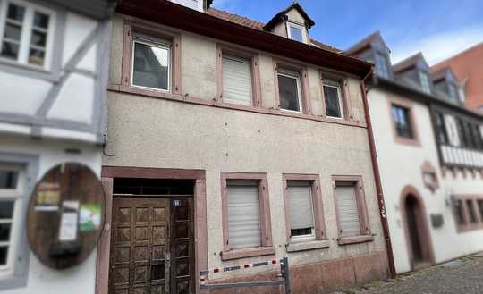Haus mit Denkmalschutz zum Ausbau im Herzen der Altstadt