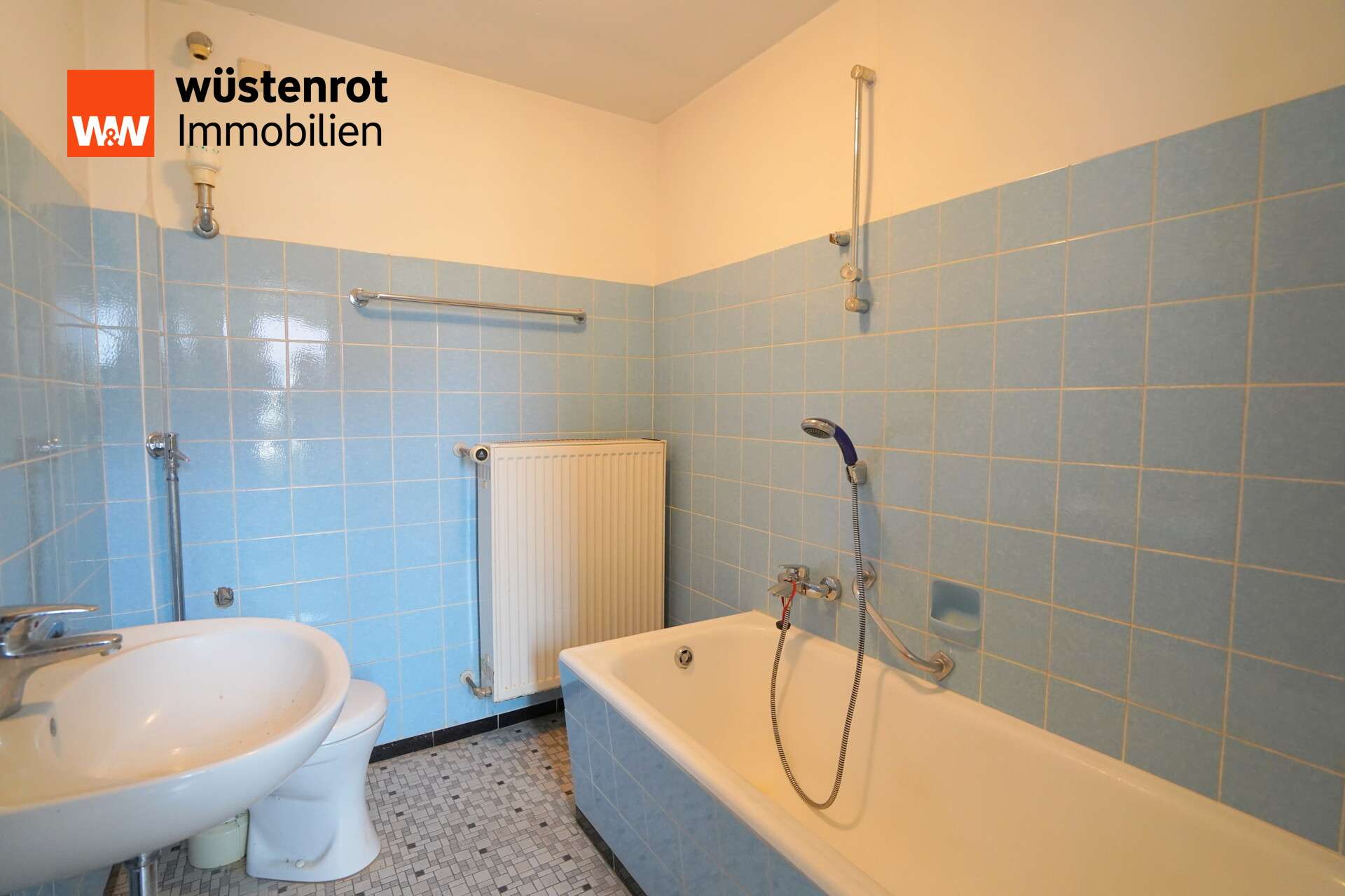 Immobilie in Langenau - Seltene Gelegenheit direkt in Langenau: Doppelhaushälfte mit Gestaltungsfreiraum! - Bild 0