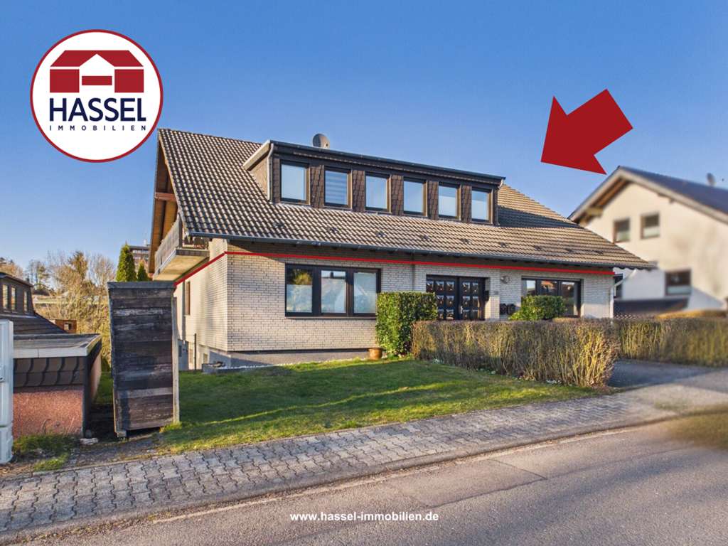 Immobilie in Nettersheim - Charmante Dachgeschosswohnung mit Sommerterrasse und viel Privatsphäre im 3-Parteienhaus! - Bild 0