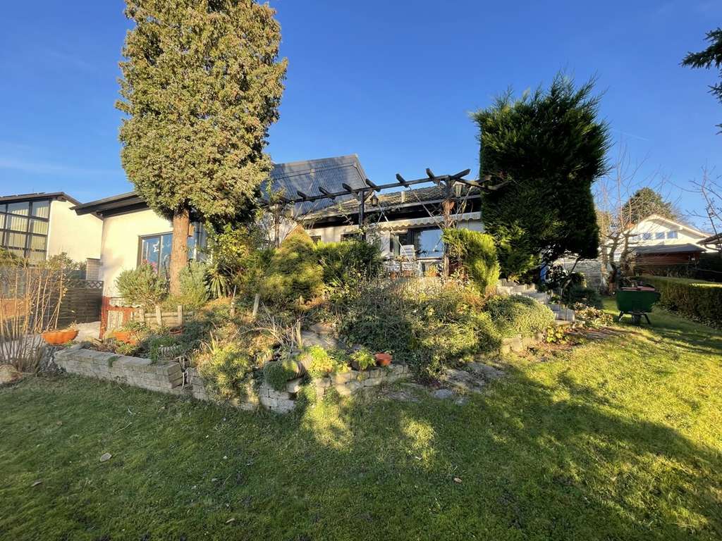 Immobilie in Königswinter - Königswinter-Rauschendorf – Großzügiges Einfamilienhaus mit vermieteter Einliegerwohnung - Bild 4