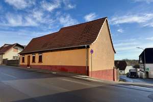 Charmantes kleines Einfamilienhaus – Die vollständige Adresse der Immobilie erhältst du vom Anbieter., 67816 Dreisen – Vorschaubild 2