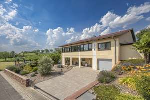 Modernisiert für Ihre Familie: Großzügiges Architektenhaus in traumhafter Weinbergsrandlage! – Die vollständige Adresse der Immobilie erhältst du vom Anbieter., 76831 Billigheim-Ingenheim – Vorschaubild 2