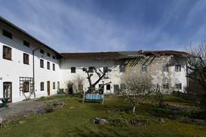 Ehemalige Hofstelle mit Tenne, incl. Baugenehmigung zusätzlicher Neubau 6 Familienhaus in Halfing – Rosenheim (Kreis) – Vorschaubild 7