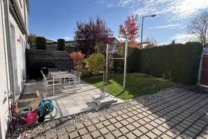Doppelhaushälfte mit Garten u Dachterrasse zum Süden – Die vollständige Adresse der Immobilie erhältst du vom Anbieter., 90455 Kornburg, Worzeldorf, Nürnberg – Vorschaubild 2