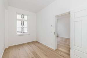 Renovierte 5-Zimmer-Wohnung mit zwei Balkonen im denkmalgeschützten Altbau – Die vollständige Adresse der Immobilie erhältst du vom Anbieter., 4103 Zentrum-Südost, Leipzig – Vorschaubild 5