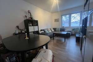 Klassiker trifft Effizienz: Vermietete Wohnung in teils energetisch sanierten Haus in Barmbek-Nord – Die vollständige Adresse der Immobilie erhältst du vom Anbieter., 22307 Barmbek-Nord, Hamburg – Vorschaubild 2
