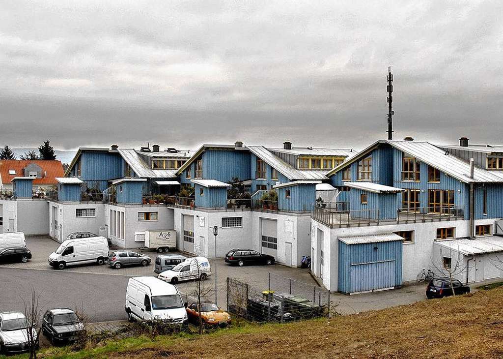 Immobilie in Ilvesheim - Architektonisch interessante, lichtdurchflutete Etagenwohnung-optional mit Gewerbeeinheit - Bild 1