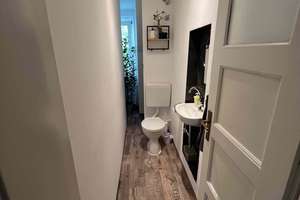 2,5-Zi.-Altbau-Whg. mit kl. Wohnküche im 3. OG in München-Nymphenburg – Die vollständige Adresse der Immobilie erhältst du vom Anbieter., 80639 Nymphenburg, München – Vorschaubild 9