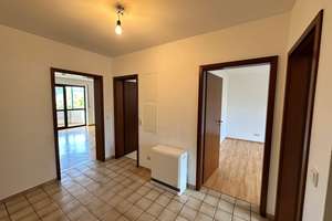 Hübsche 3 Zimmer Wohnung mit Balkon, Tiefgaragenstellplatz und Einbauküche – Im Hopfengarten -, 54295 Heiligkreuz, Trier – Vorschaubild 1