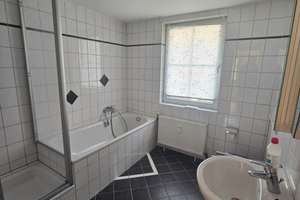 Helle 4-Zimmerwohnung über 2 Ebenen mit 2 Bädern, Terrasse und STP! – Weißenburgstraße 23, 42107 Elberfeld, Wuppertal – Vorschaubild 6