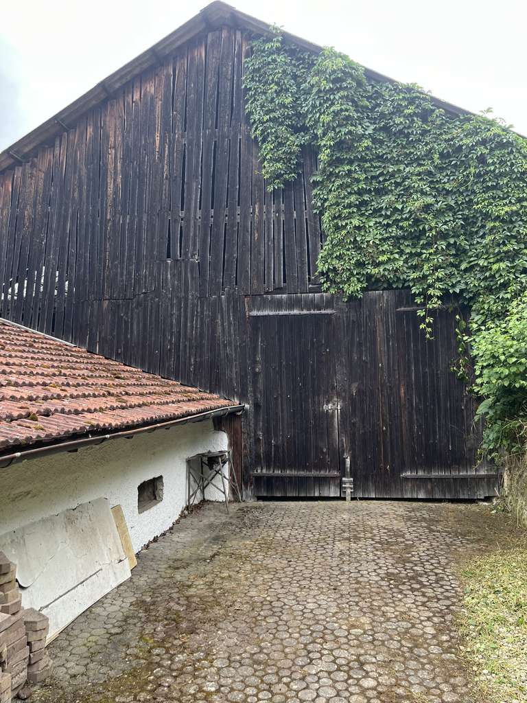 Immobilie in Krautheim - Großes Einfamilienhaus mit zwei Scheunen/Garagen und viel Platz – sofort bezugsfrei! - Bild 3