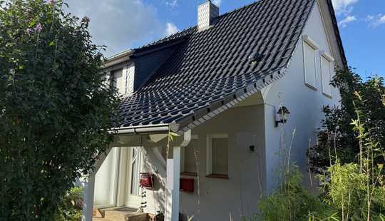 Bild von Gemütliche Doppelhaushälfte mit Garage und Gartenteich in Schöningen