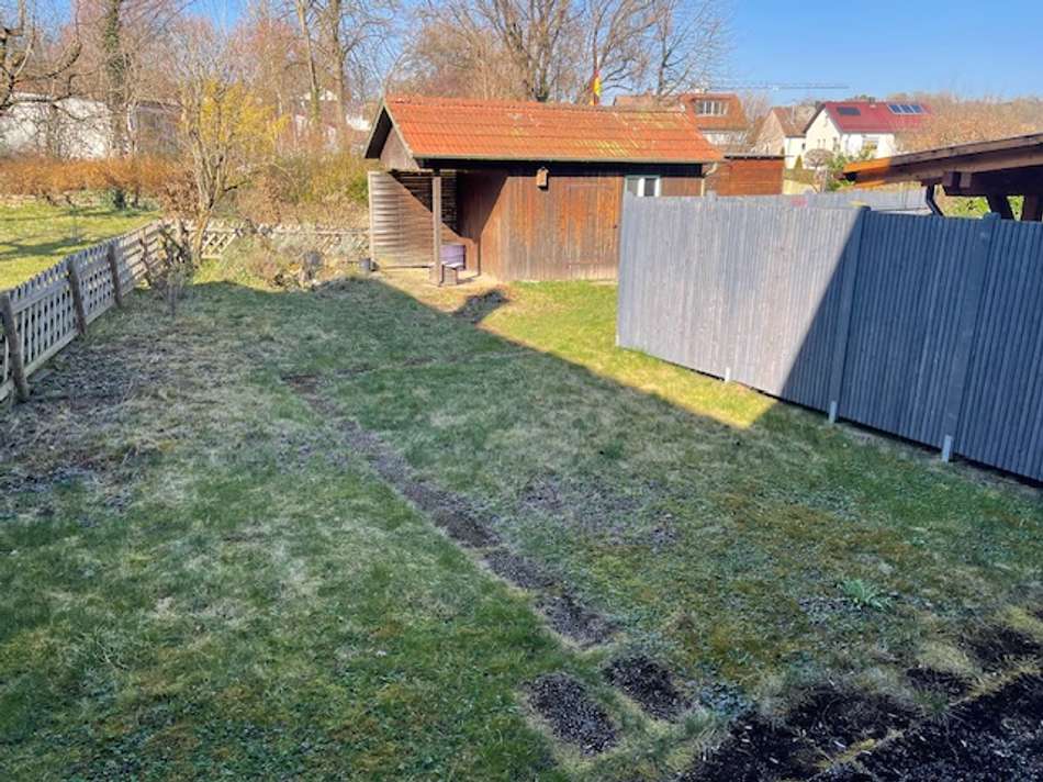 Garten mit Gartenhaus