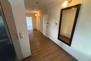 "Haus am Park" 
4,5 Zimmer-Wohnung mit Einbauküche in 47226
Duisburg-Rheinhausen "Aufzug vorhanden – Die vollständige Adresse der Immobilie erhältst du vom Anbieter., 47226 Hochemmerich, Duisburg – Vorschaubild 6