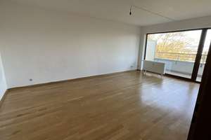 Eine praktische Wohnung mit Balkon