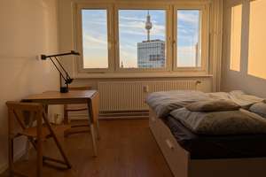 Super zentrales Studio mit Fernsehturm-Blick im 14. OG – Holzmarktstrasse 73, 10179 Mitte (Ortsteil), Berlin – Vorschaubild 1