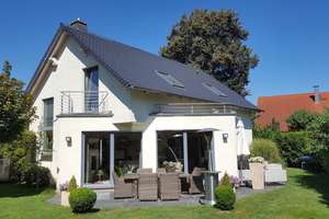 STILVOLLES ARCHITEKTENHAUS MIT KAMIN, EBK, PANORAMAFENSTER, SÜD-WESTAUSRICHTUNG UVM. – Die vollständige Adresse der Immobilie erhältst du vom Anbieter., 4416 Markkleeberg – Vorschaubild 9